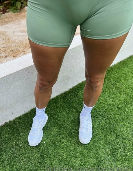 Amberwhite83 star top img