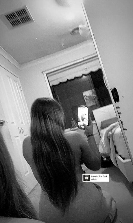 Stacey Hoult model erotic images