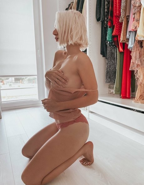 blonde lady pornstar nice pics