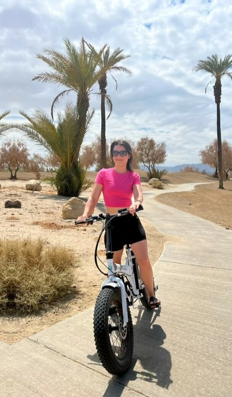 Kora Raw pretty pornstar photo