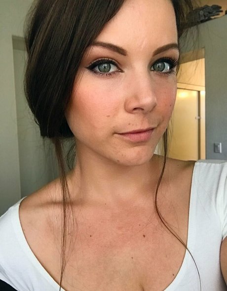 Kora Raw nice pornstar pictures