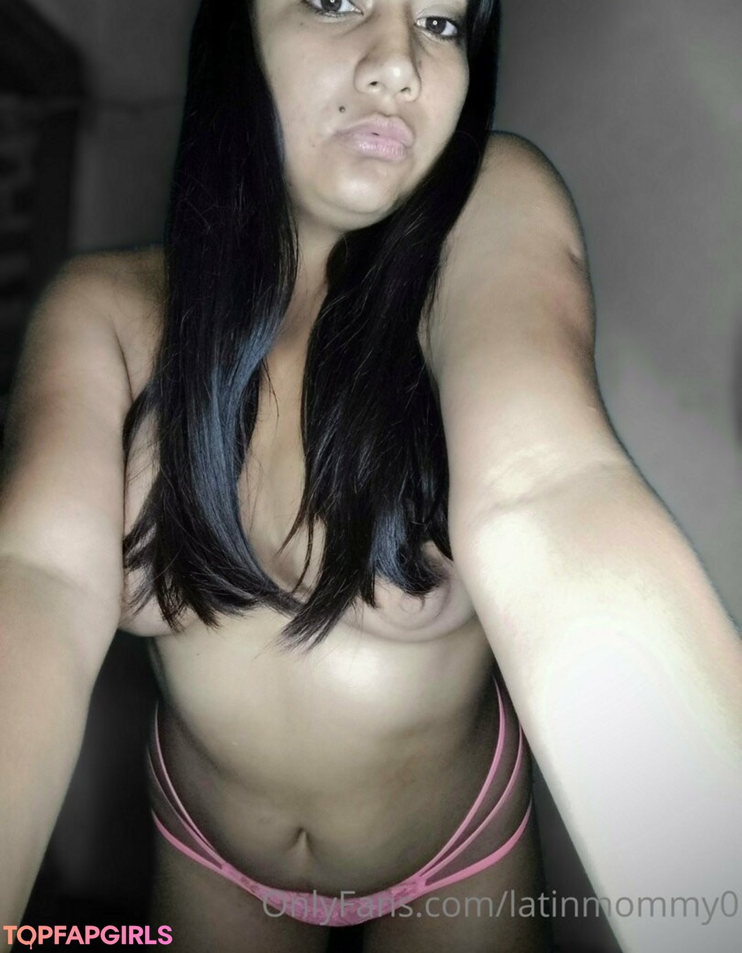 gggloria xxx model pictures