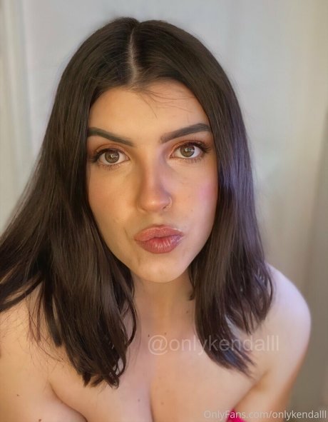 averywestvip naked model photo