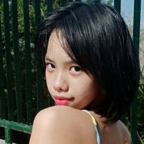 IrisiMawi model hot pic