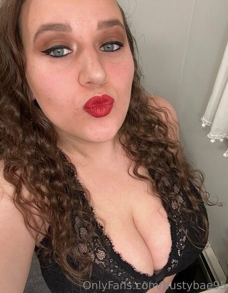 Bustybae95 pornstar art photo