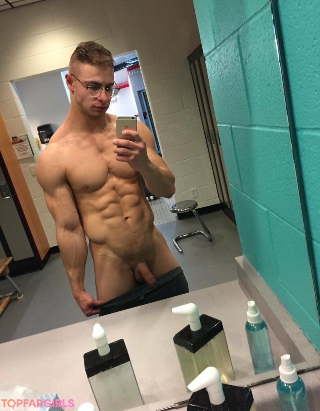 creamygorilla sex model image