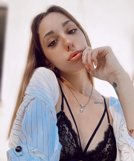 agusdigri star naked galleries