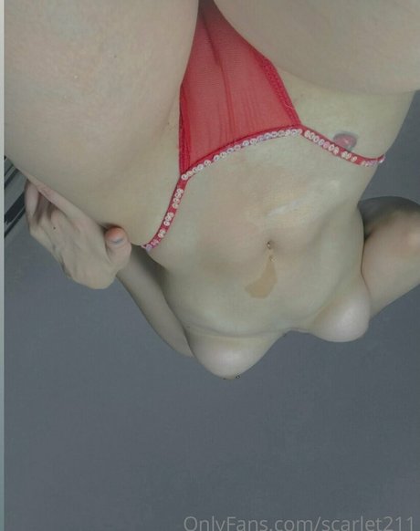 Scarlet Ruz adult star image