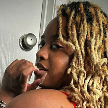 freegoldenlocstheebony star xxx photo