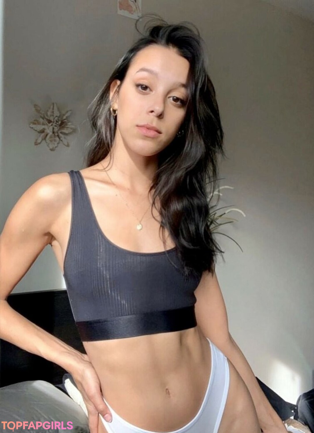Izzybizzyspider xxx actress picture