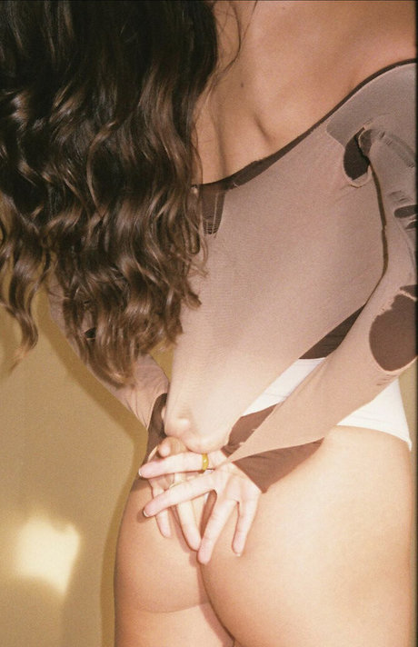 Izzybizzyspider art actress pictures