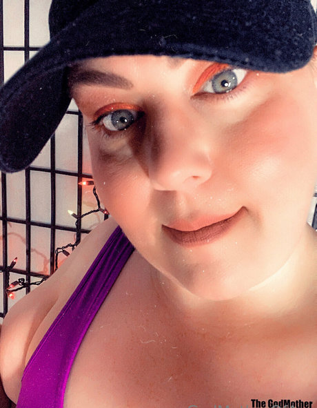 godmotherofassfree model adult photo