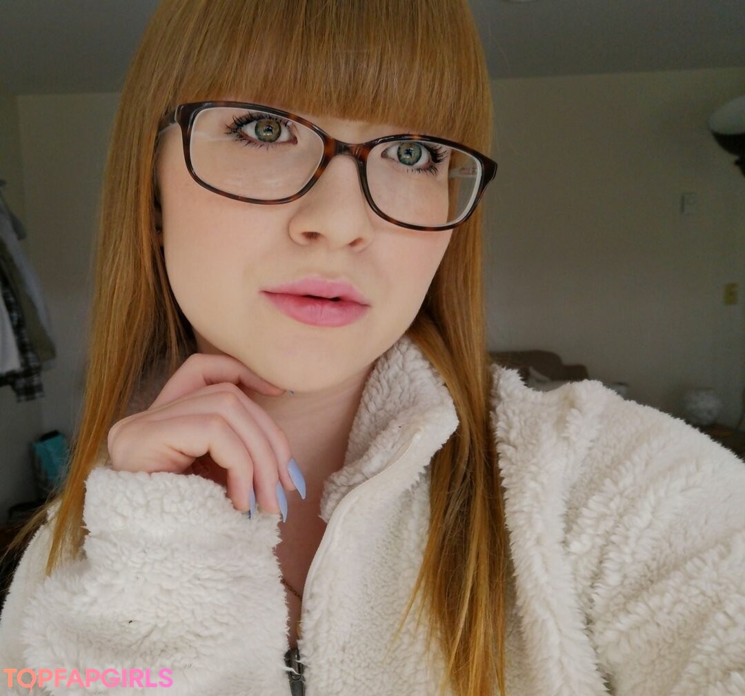 Cutieredhead pornstar erotic photos