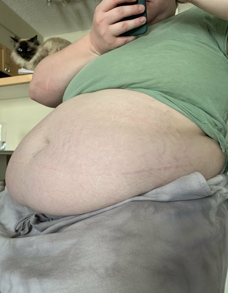 aliceeats pornstar nude photo