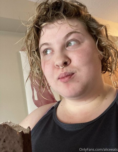 aliceeats exclusive actress photo