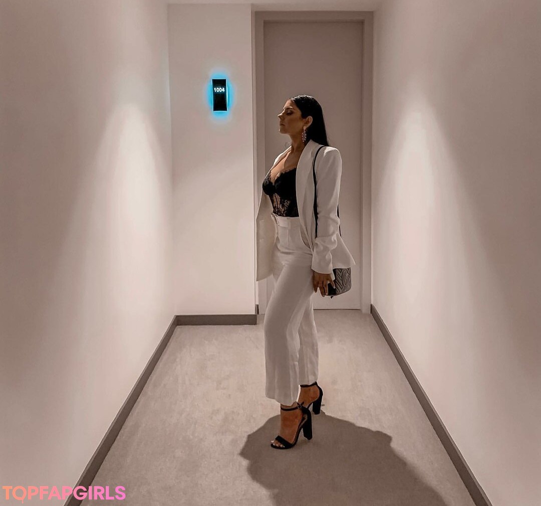 chubby small tits onlyfans free nude image