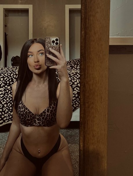 baileybabbyy art star photo