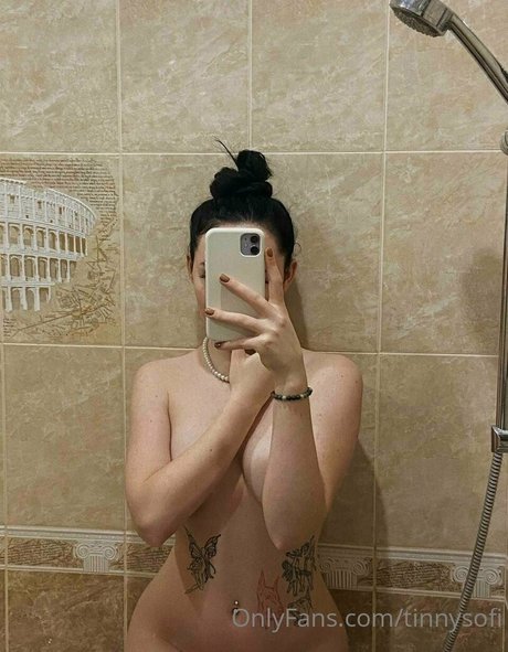 tinnysofi hot star image