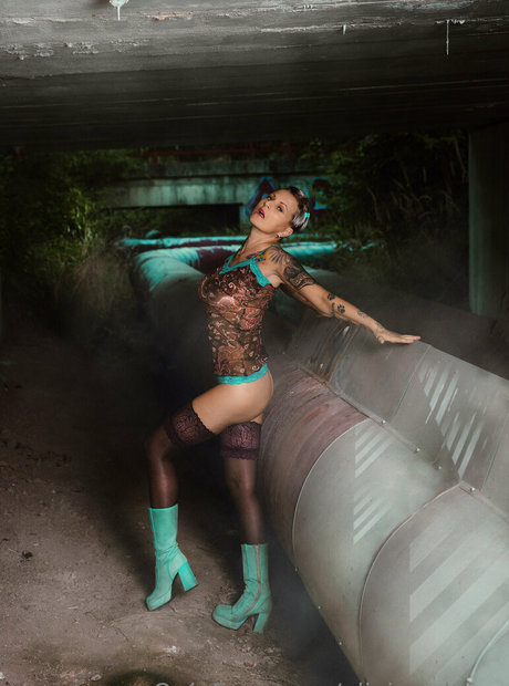 oliviezizkova naked model picture