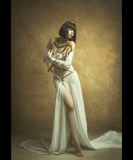 skinny brunette onlyfans nude image