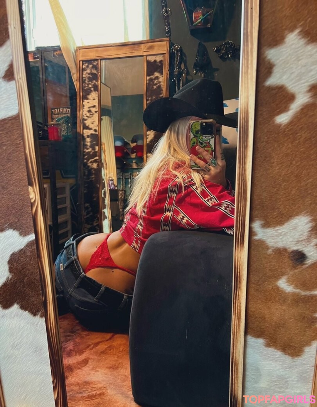 Tatted lady star pornographic pics