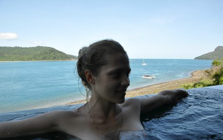 Teresa Palmer art star pictures