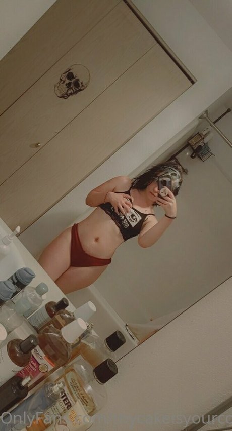 mycakeisyourconfectionto erotic pornstar pic