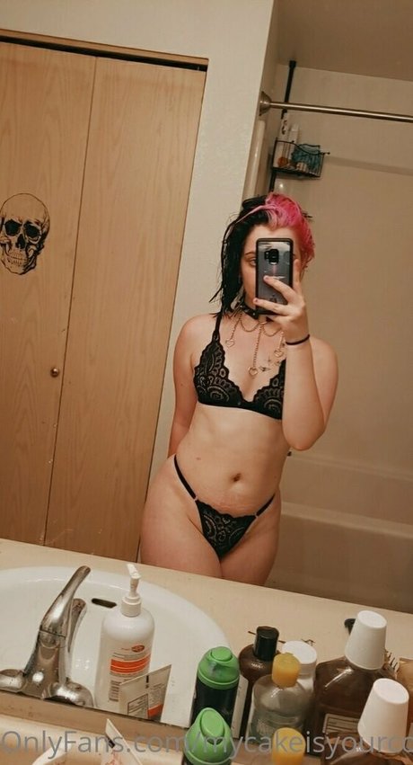 mycakeisyourconfectionto adult model archive