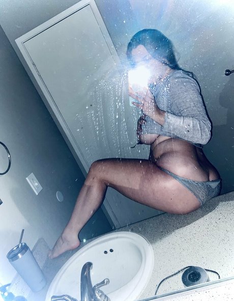 stepdaughter onlyfans nude image