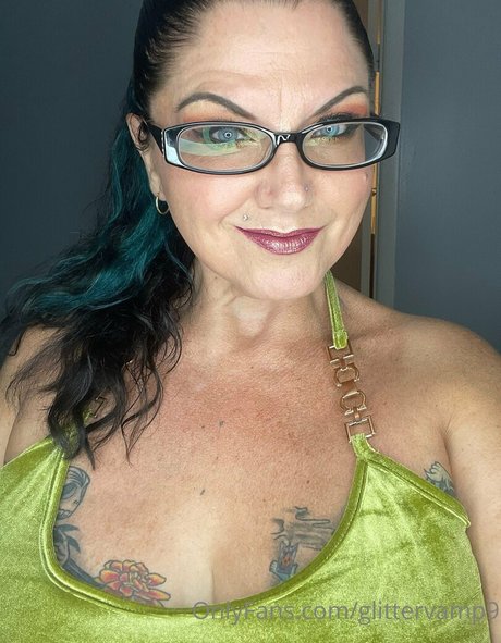 glittervamp9 star top pic