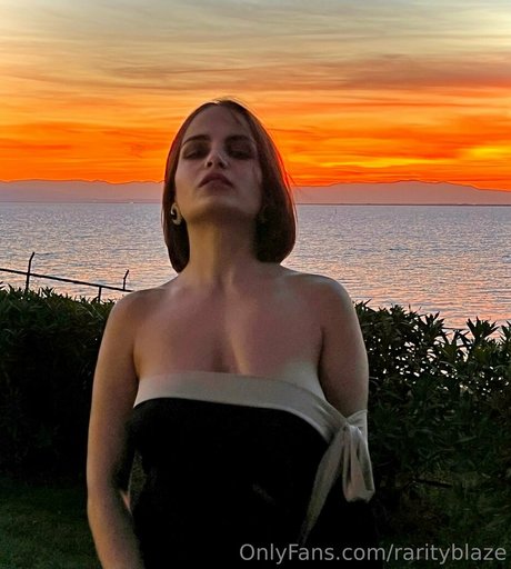 richelis nudes star gallery