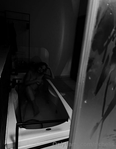 richelis model exclusive photo