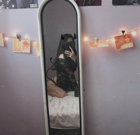 Echan_ model nude photos