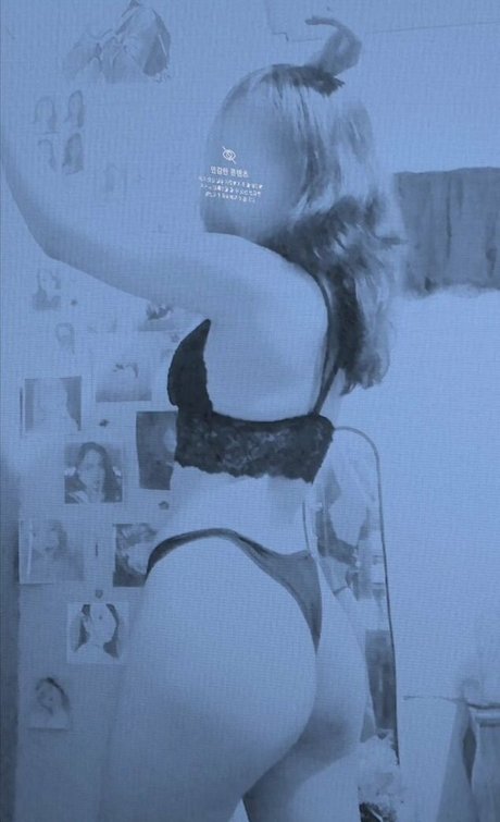 Echan_ sexy pornstar photo