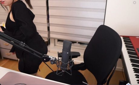 black hair milf onlyfans porn pics