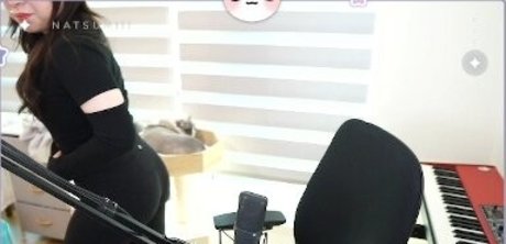 brunette petite onlyfans free xxx picture