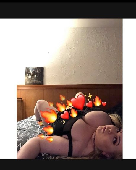 Danie Marie star nude pic