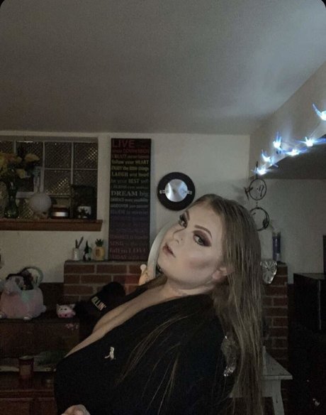 Danie Marie star free pictures