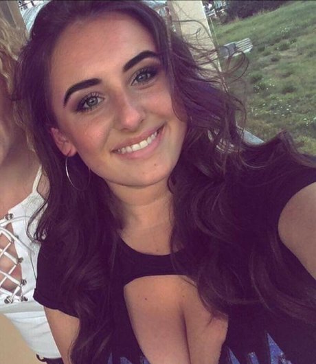 Tiffany Harrison hot actress galleries