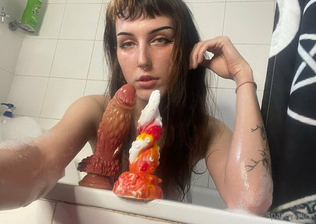 spacey alien nudes actress galleries