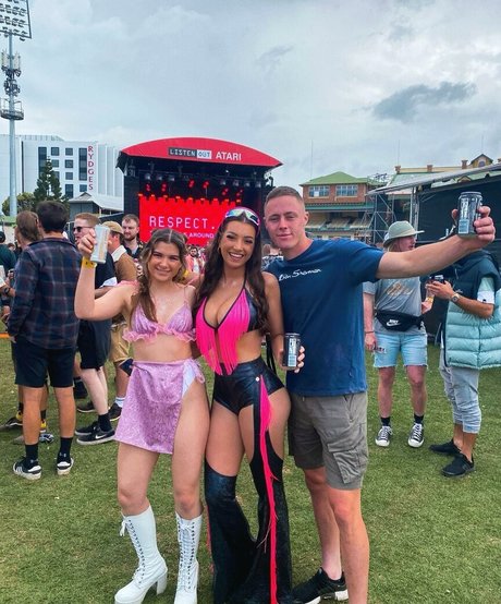 Molly Shield beautiful actress photo