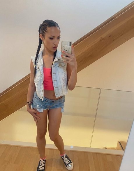 mishelgomezmodel star erotic images