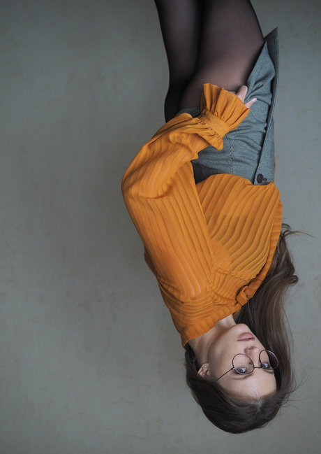 Anyutamoor hot actress pics