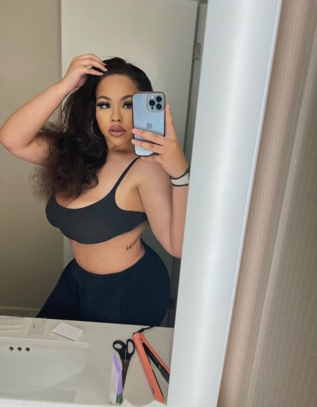 Teeee porn model photos