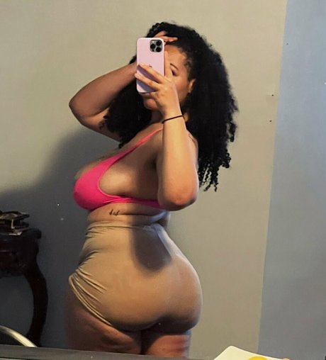 Teeee model nude pics