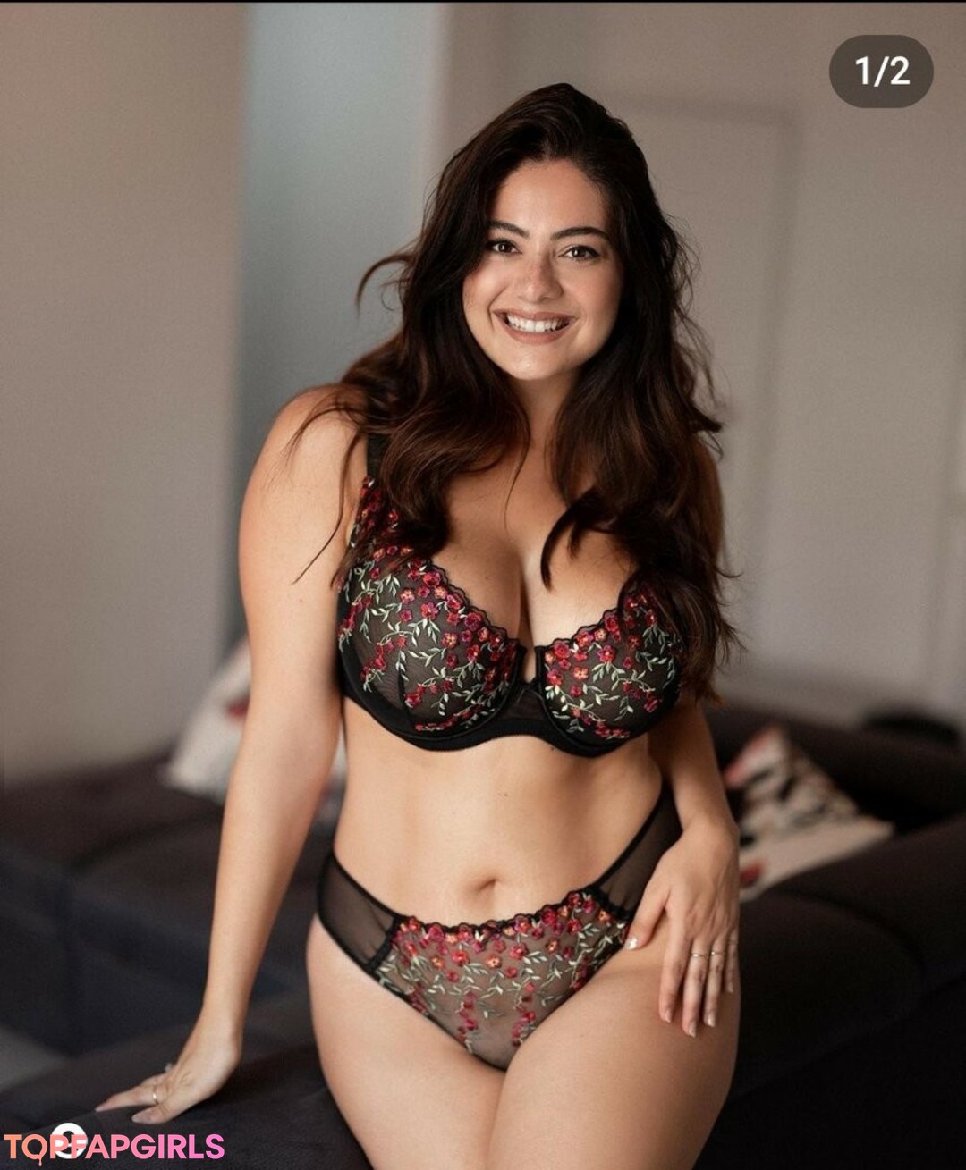 Paola Torrente hot model pics