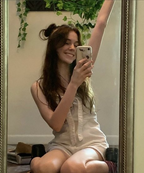 Rosiemx x model top image