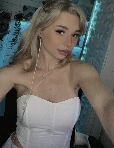 Martina Eliza exclusive pornstar photo