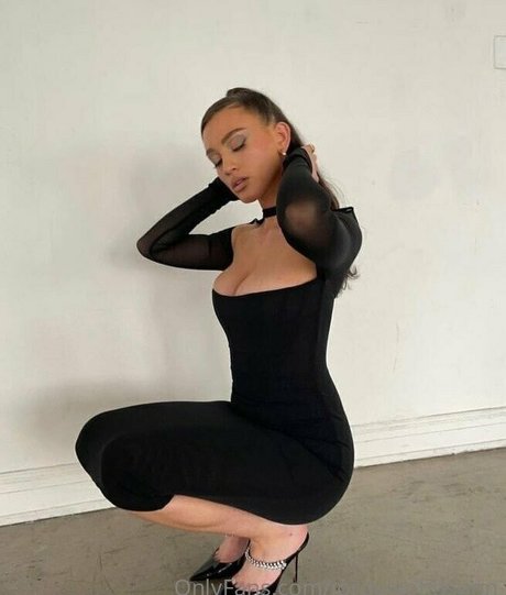 Jordyn Johnson hot model img