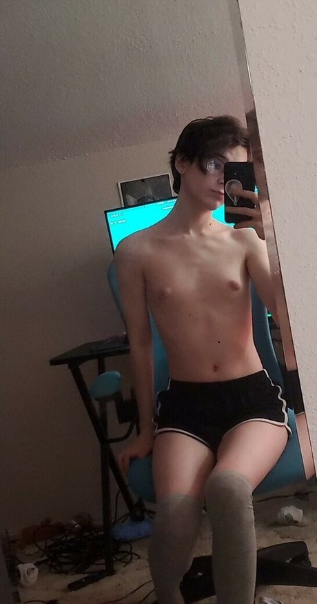 Bellafwee erotic star photo